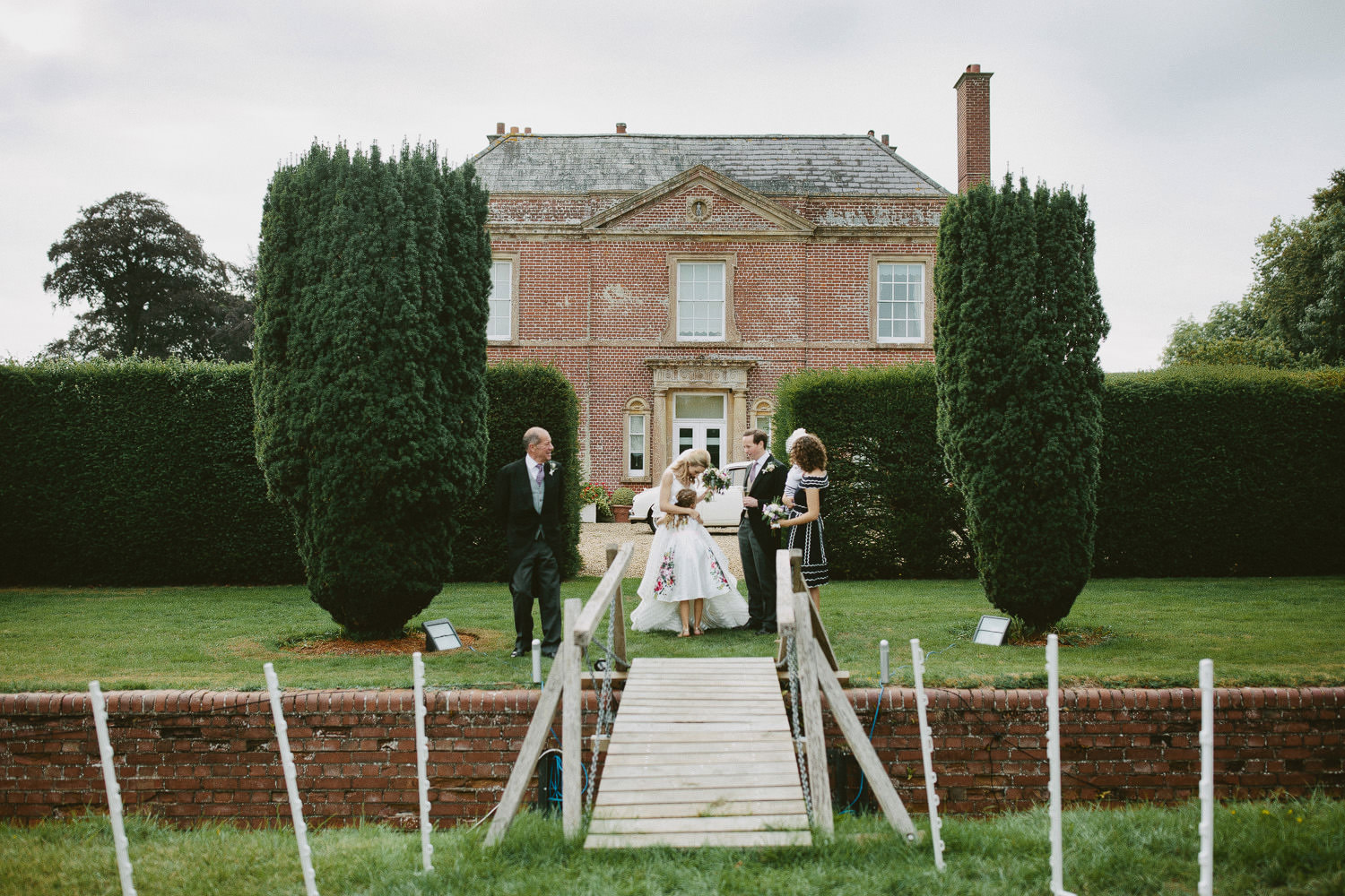 Bride and Groom in front of Yarlington House in Somerset